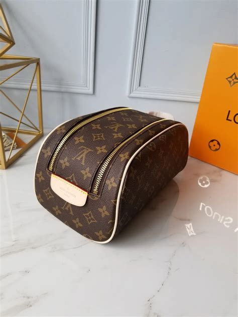 louis vuitton toiletry bag fake|louis vuitton toiletry bag men's.